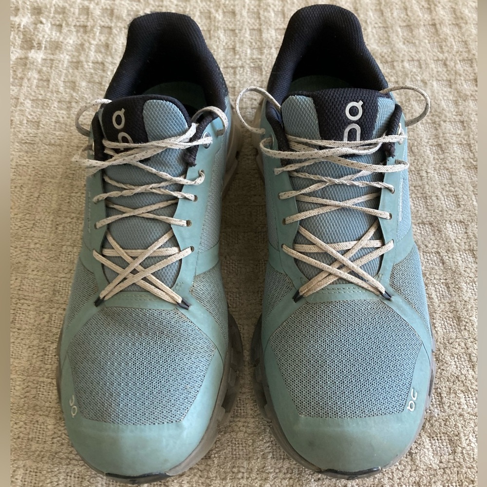 Women’s On Running Cloudflyer 2 Waterproof Size 9 Glacier/Seafoam - Picture 2 of 7
